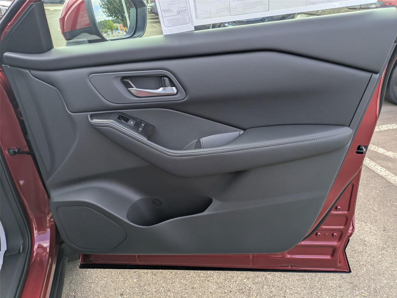 2026 Nissan Rogue SV photo 24