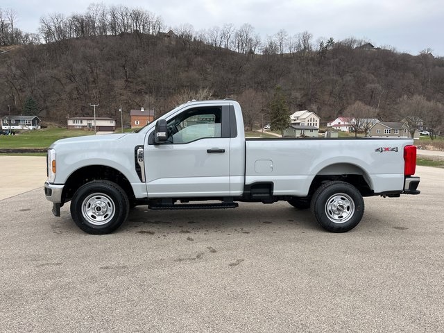 2025 Ford F-250 XL photo 2