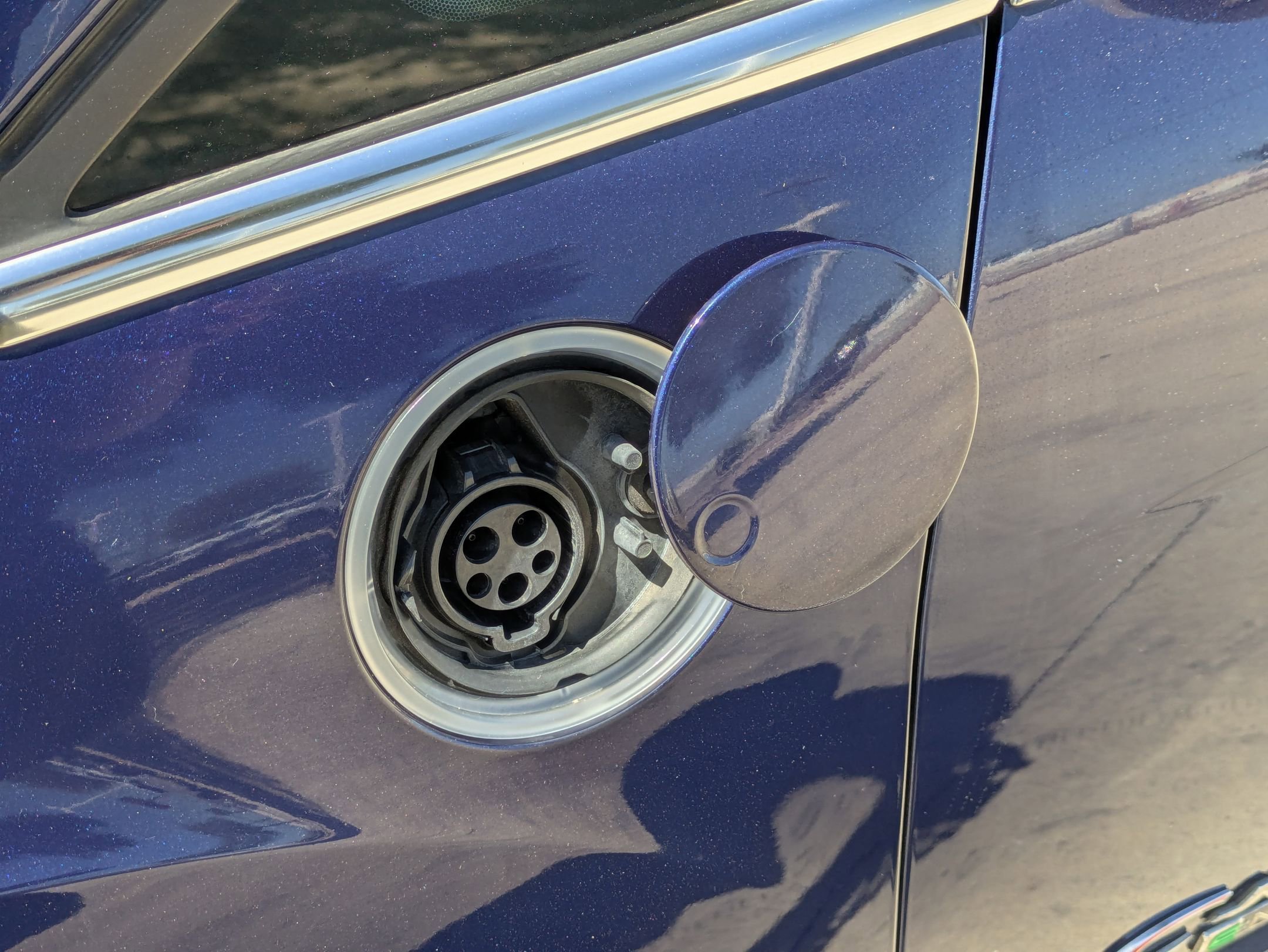 2016 Ford C-Max Energi SEL photo 31