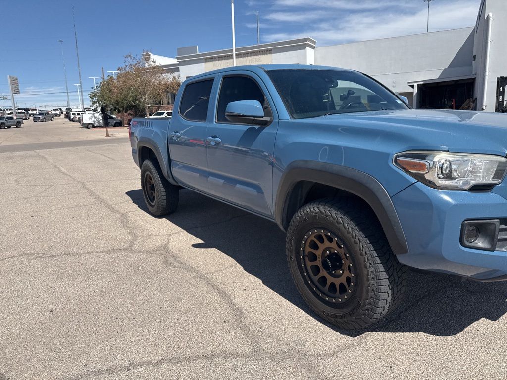 2019 Toyota Tacoma TRD Off-Road V6 Double Cab photo 16