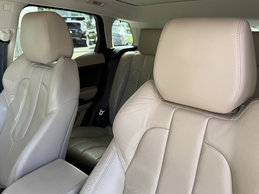 2015 Land Rover Range Rover Evoque Pure photo 15
