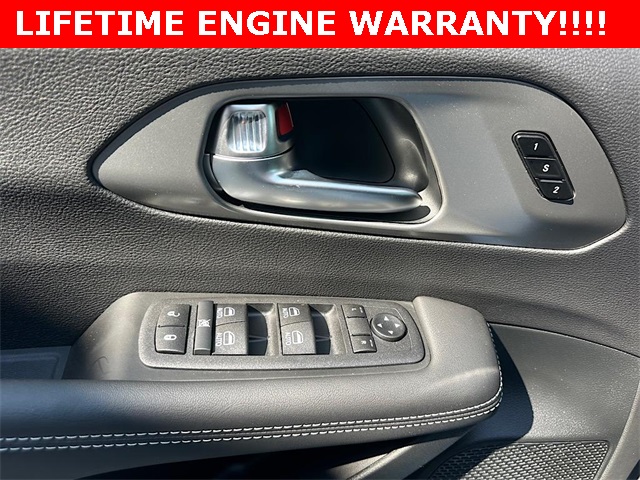 2026 Chrysler Pacifica photo 12