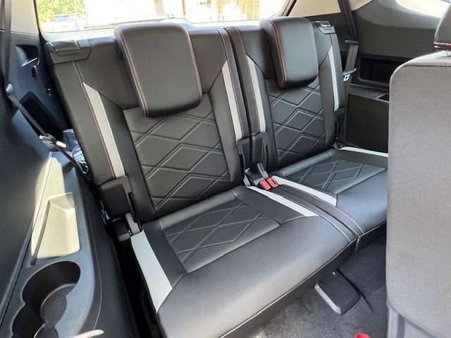 2025 Volkswagen Atlas Peak Edition SE photo 11