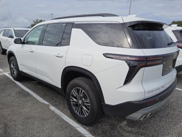 2025 Chevrolet Traverse photo 3