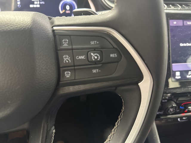 2023 Jeep Grand Cherokee Laredo photo 15