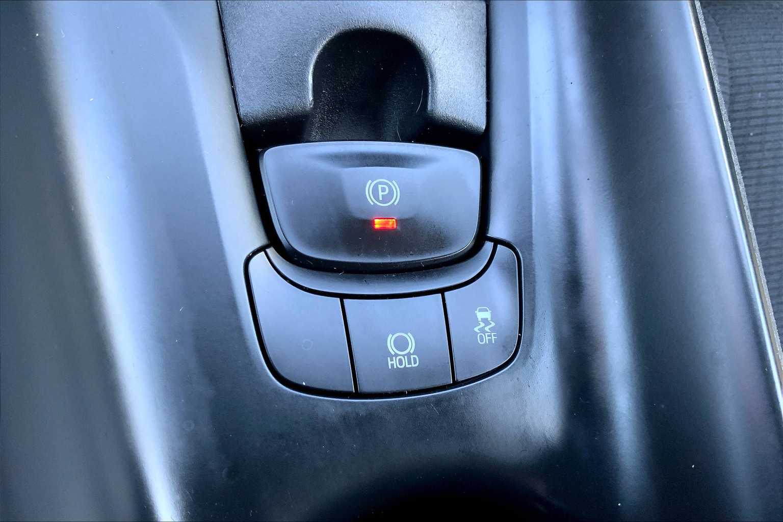 2018 Toyota C-HR XLE photo 30