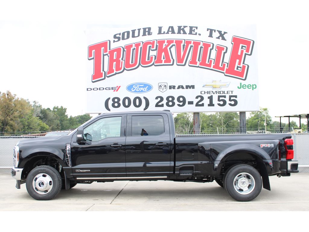 2025 Ford F-350 Super Duty Lariat's photo