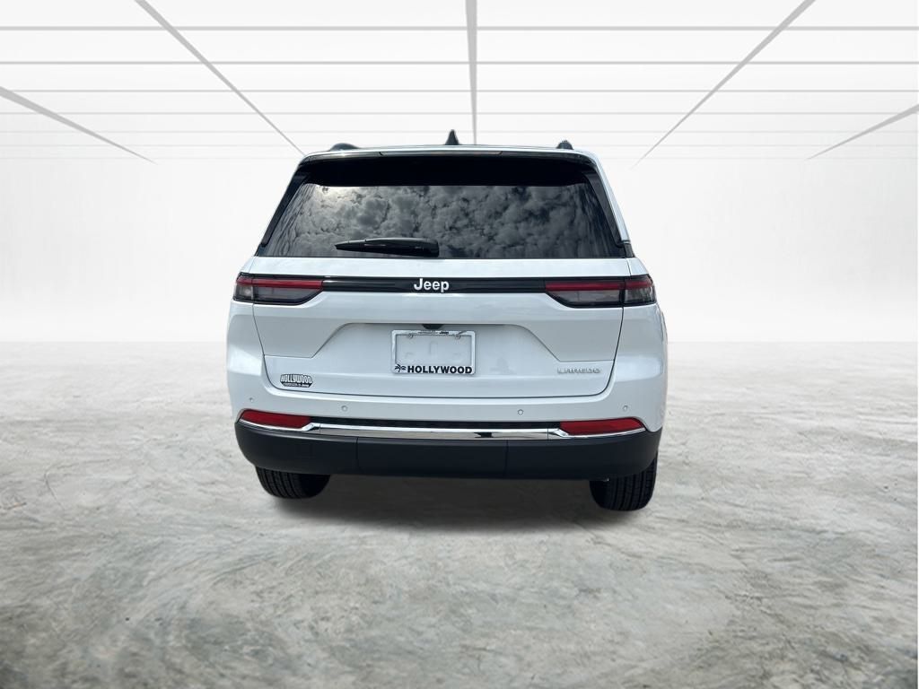 2025 Jeep Grand Cherokee Laredo X photo 3