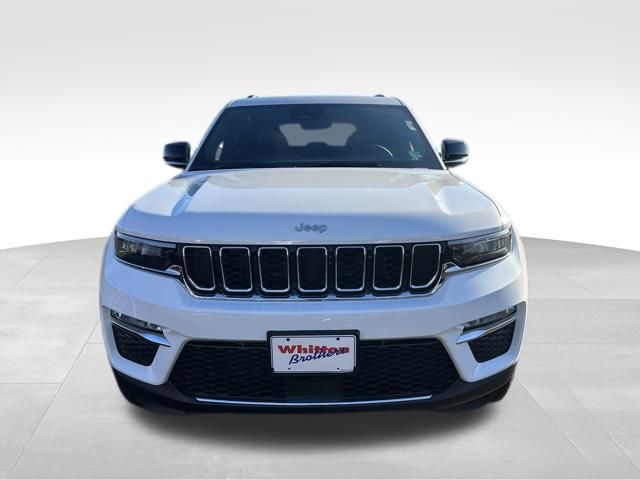 2025 Jeep Grand Cherokee Limited photo 3