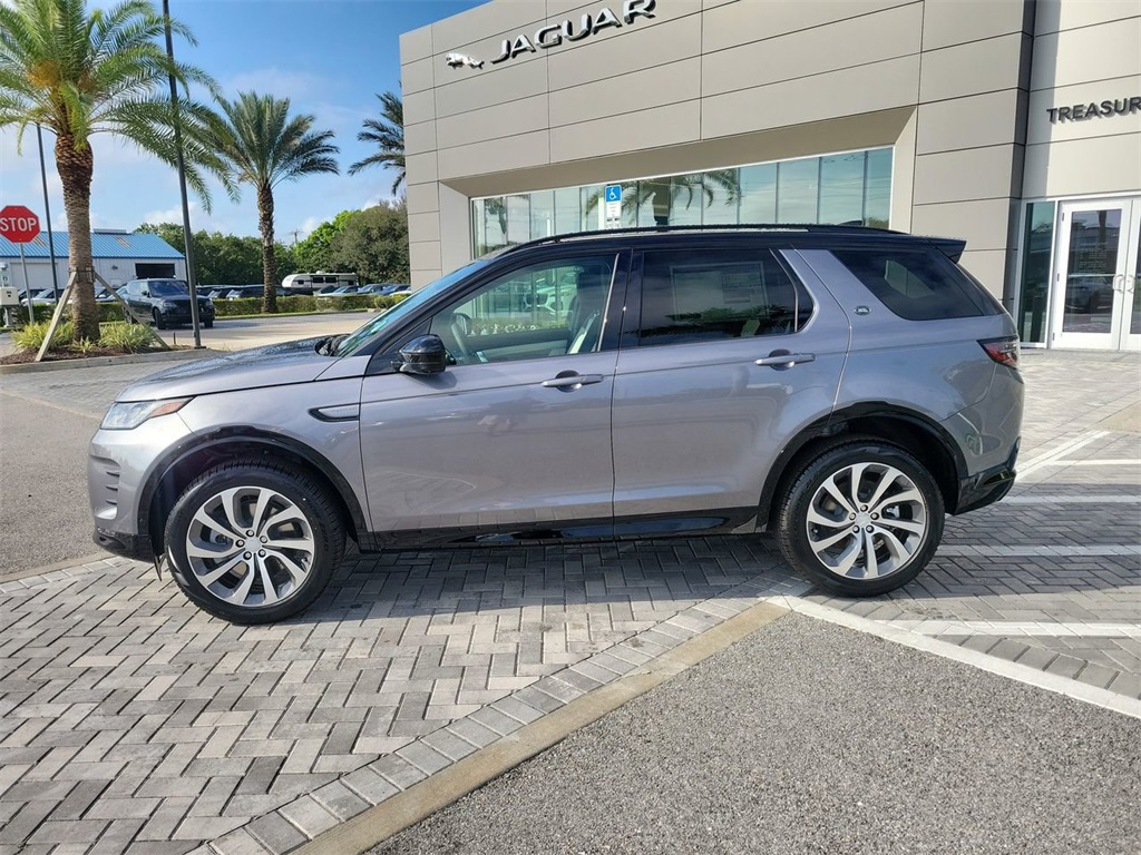 2025 Land Rover Discovery Sport SE photo 2