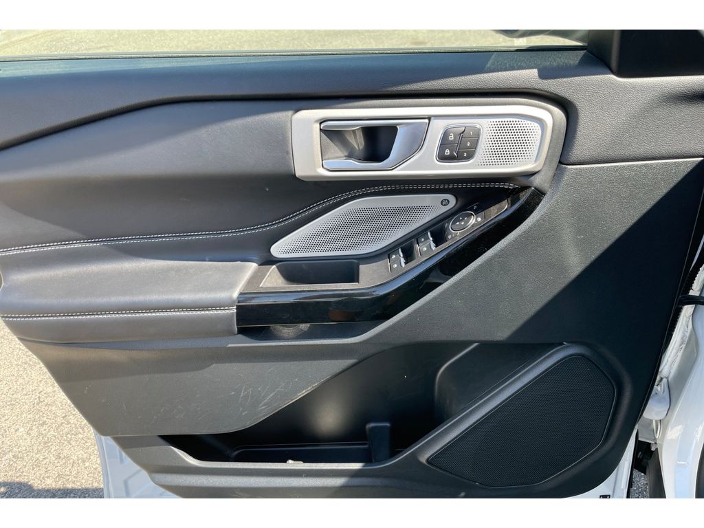 2023 Ford Explorer ST photo 10