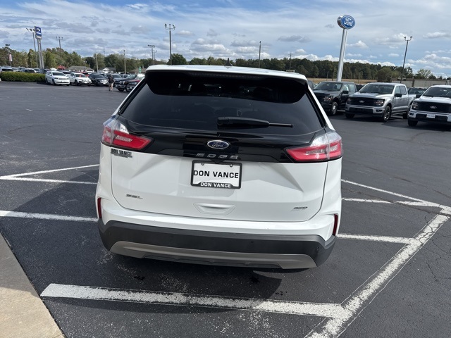 2024 Ford Edge SEL photo 4