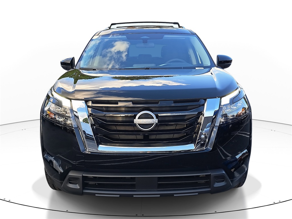2025 Nissan Pathfinder SV photo 2