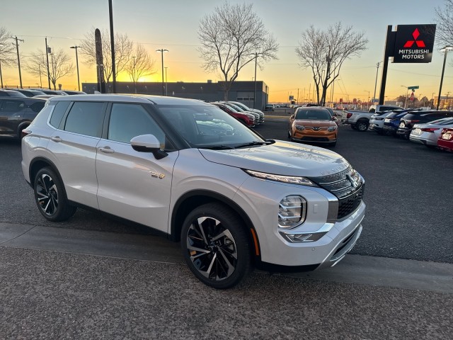2025 Mitsubishi Outlander Plug-In Hybrid SE