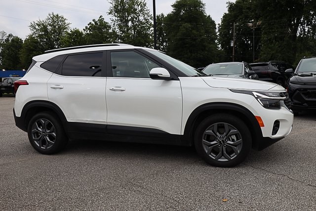 2024 Kia Seltos S photo 3