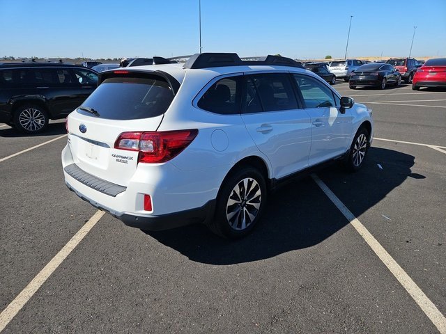 2017 Subaru Outback Limited photo 4