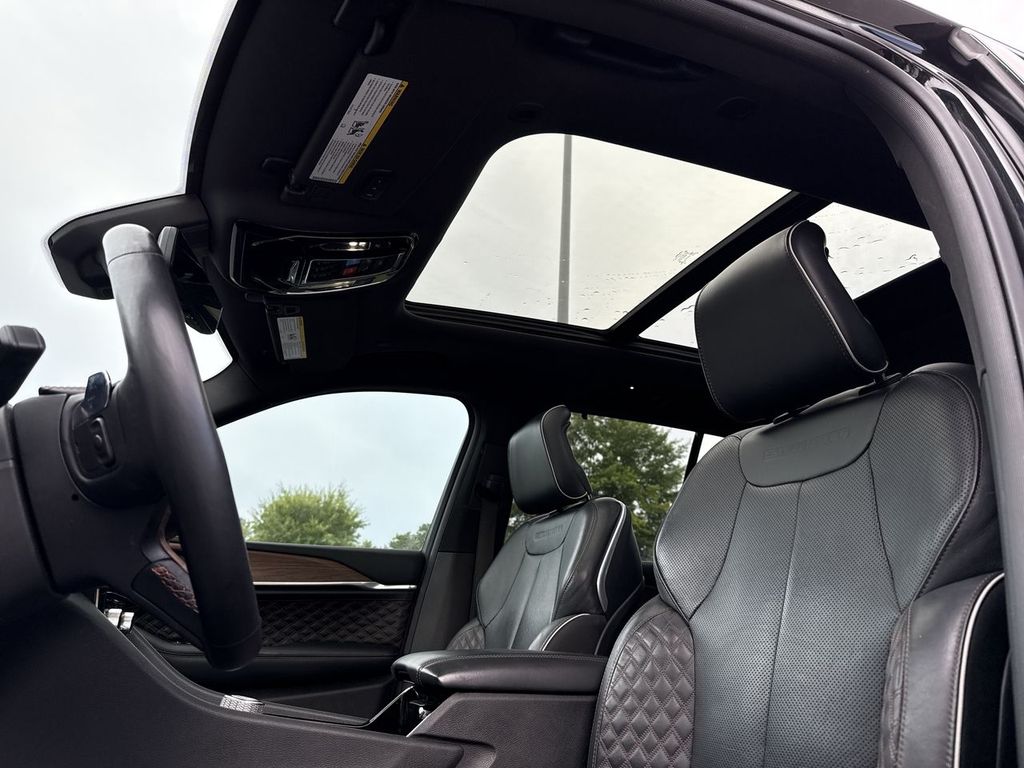2023 Jeep Grand Cherokee Summit photo 22