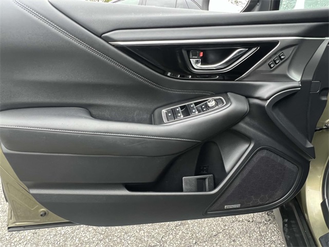 2020 Subaru Outback Limited photo 18