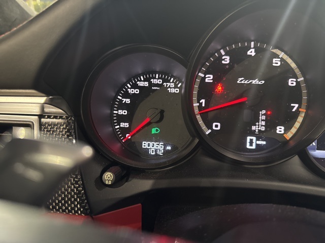 2018 Porsche Macan Turbo Performance Package photo 2