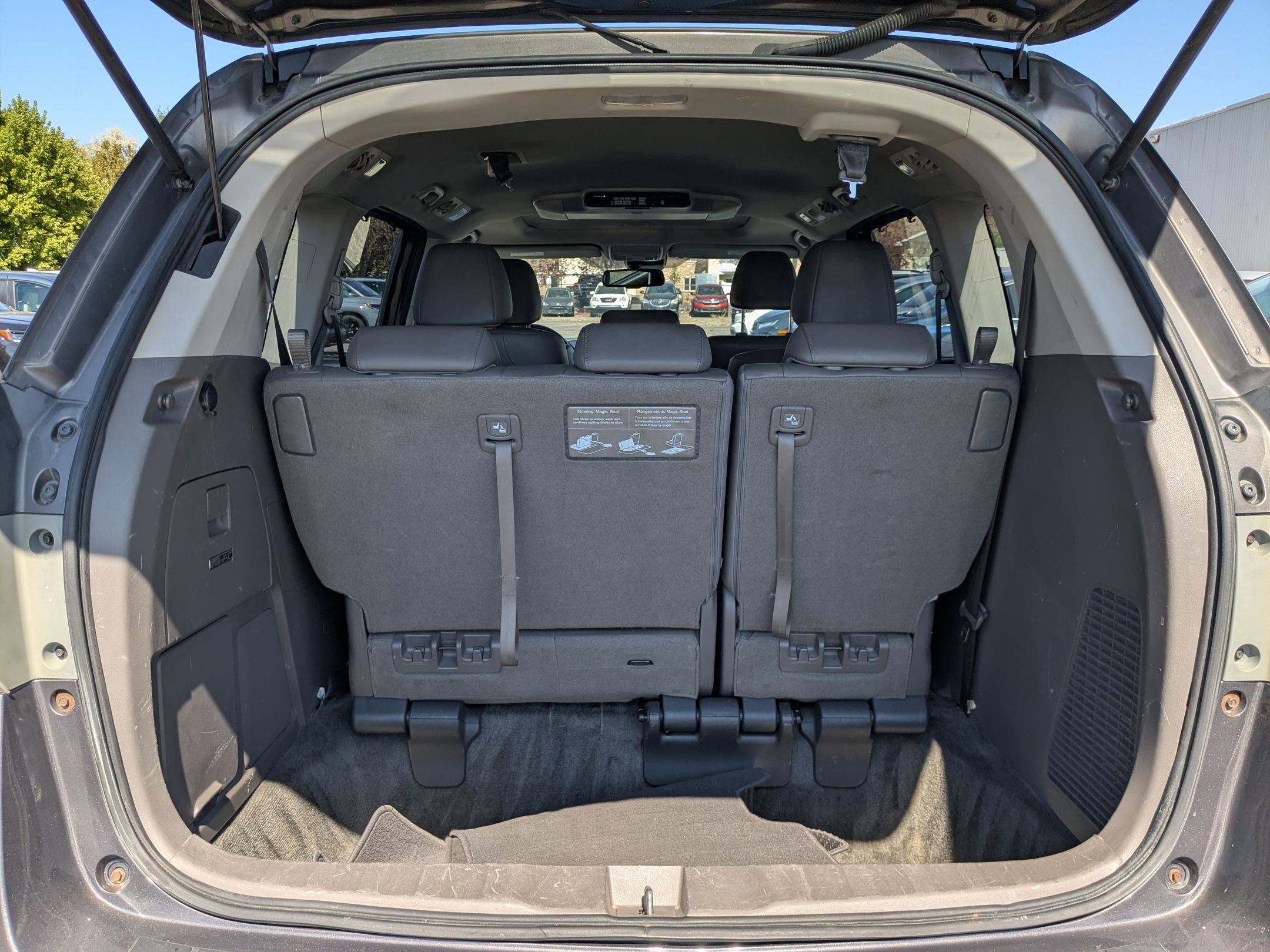 2016 Honda Odyssey Touring Elite photo 32