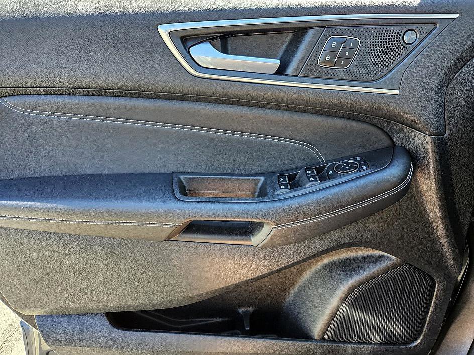2024 Ford Edge Titanium photo 26
