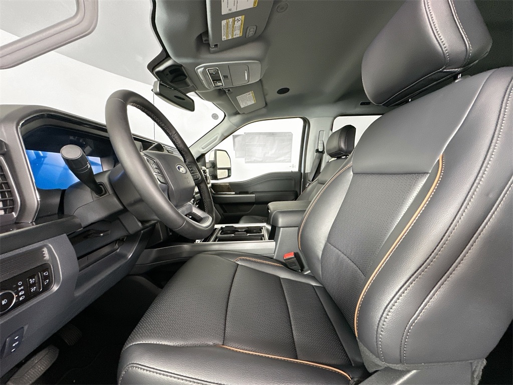 2025 Ford F-250 Lariat photo 11