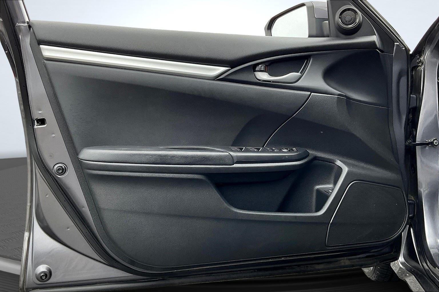 2019 Honda Civic Sport photo 22