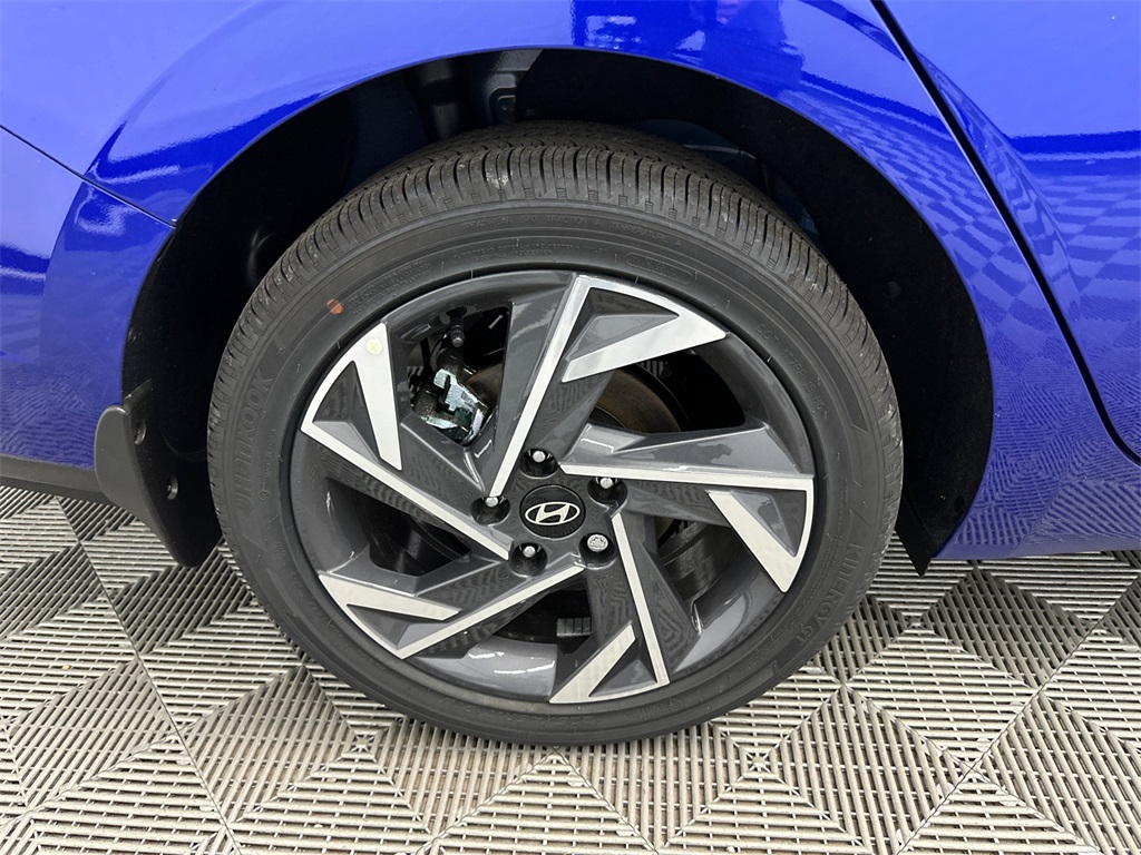 2025 Hyundai Elantra SEL Convenience photo 17