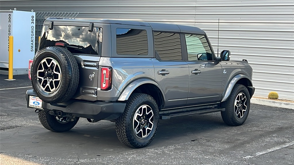 2022 Ford Bronco Outer Banks photo 4