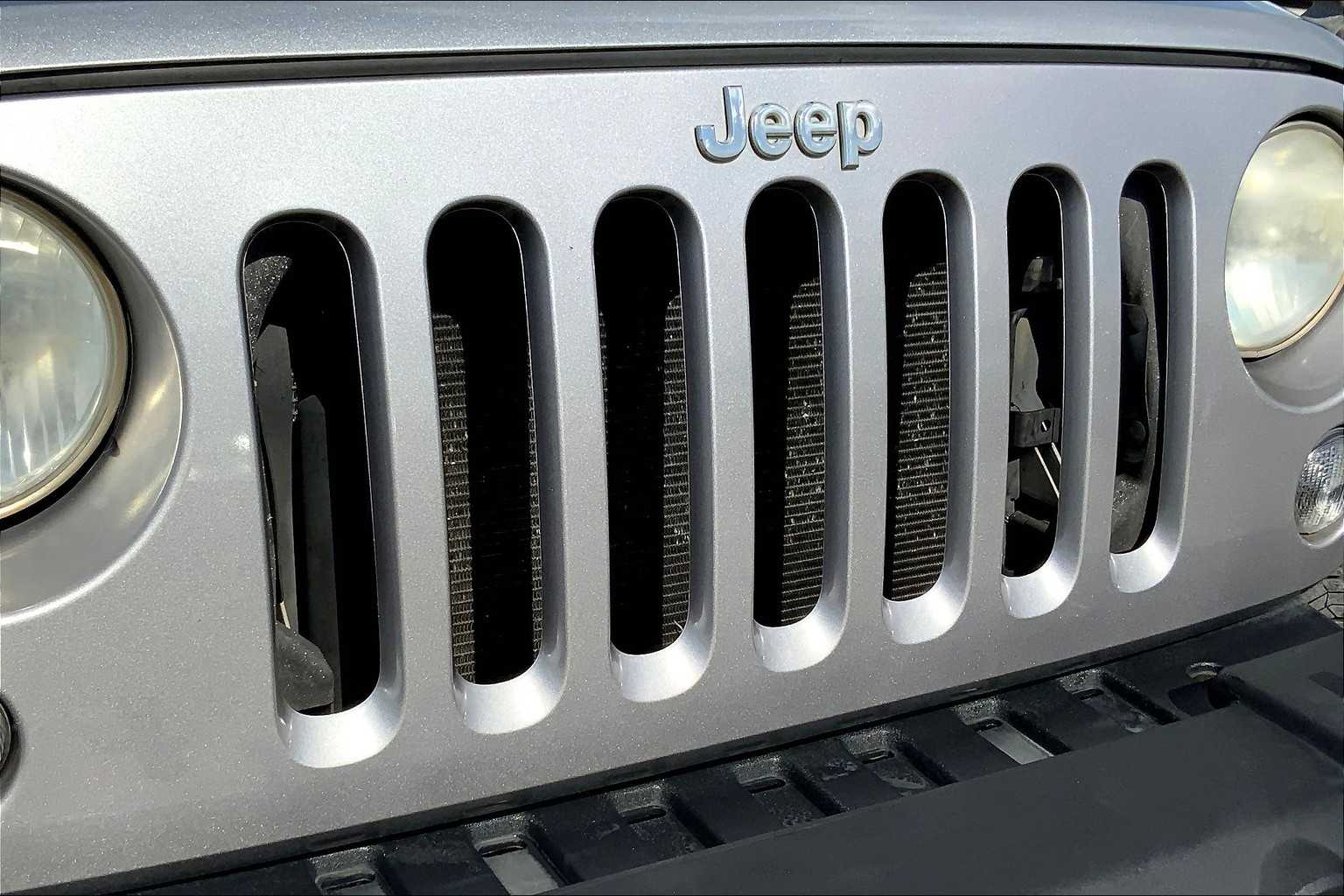 2014 Jeep Wrangler Sport photo 21