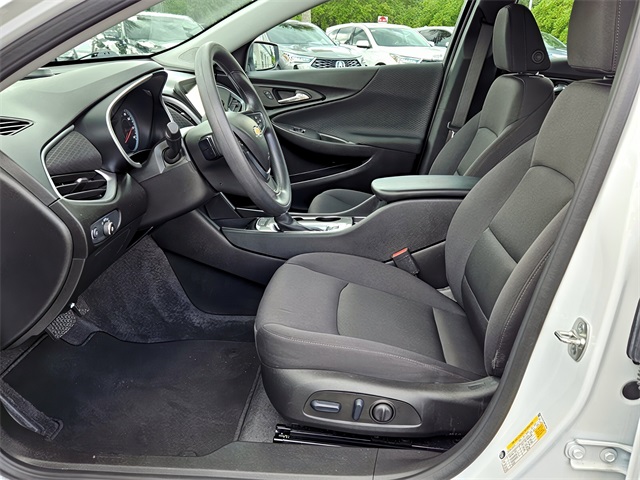 2024 Chevrolet Malibu LS photo 3