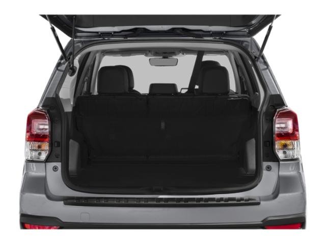 2018 Subaru Forester Touring photo 4