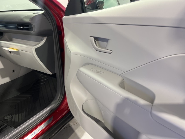 2025 Hyundai Kona SEL photo 9