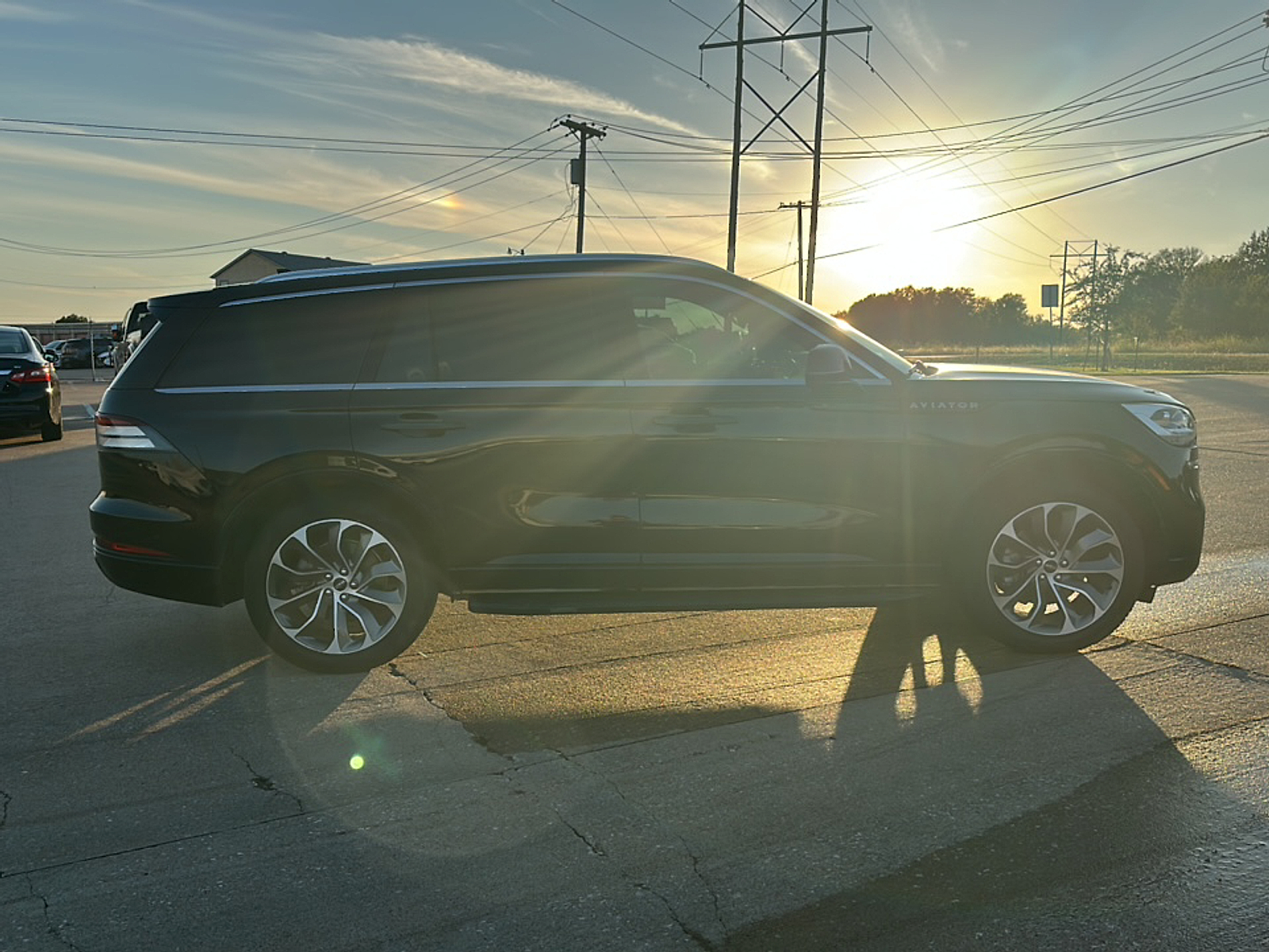 2021 Lincoln Aviator Grand Touring photo 2