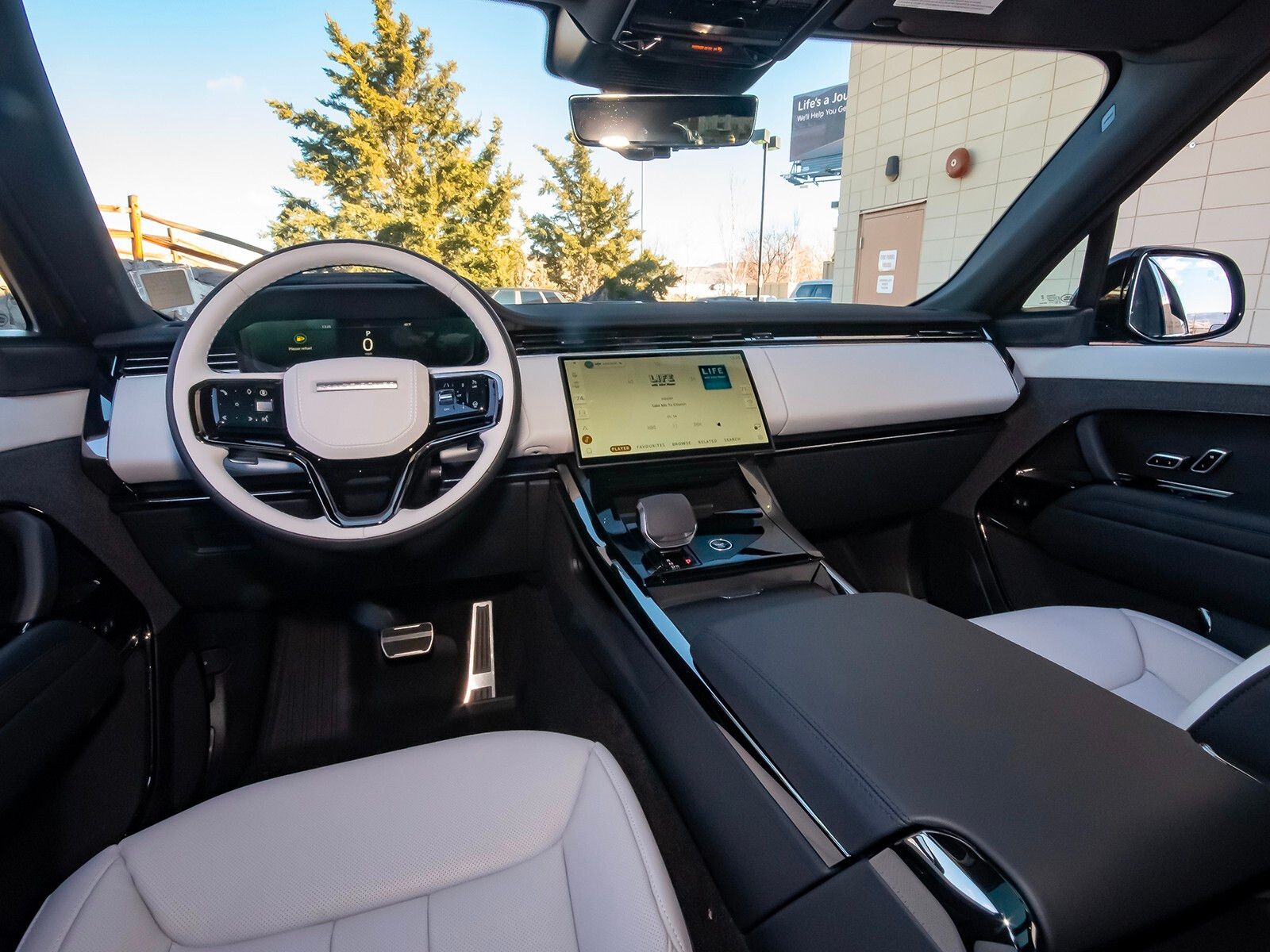 2025 Land Rover Range Rover Sport SE photo 30