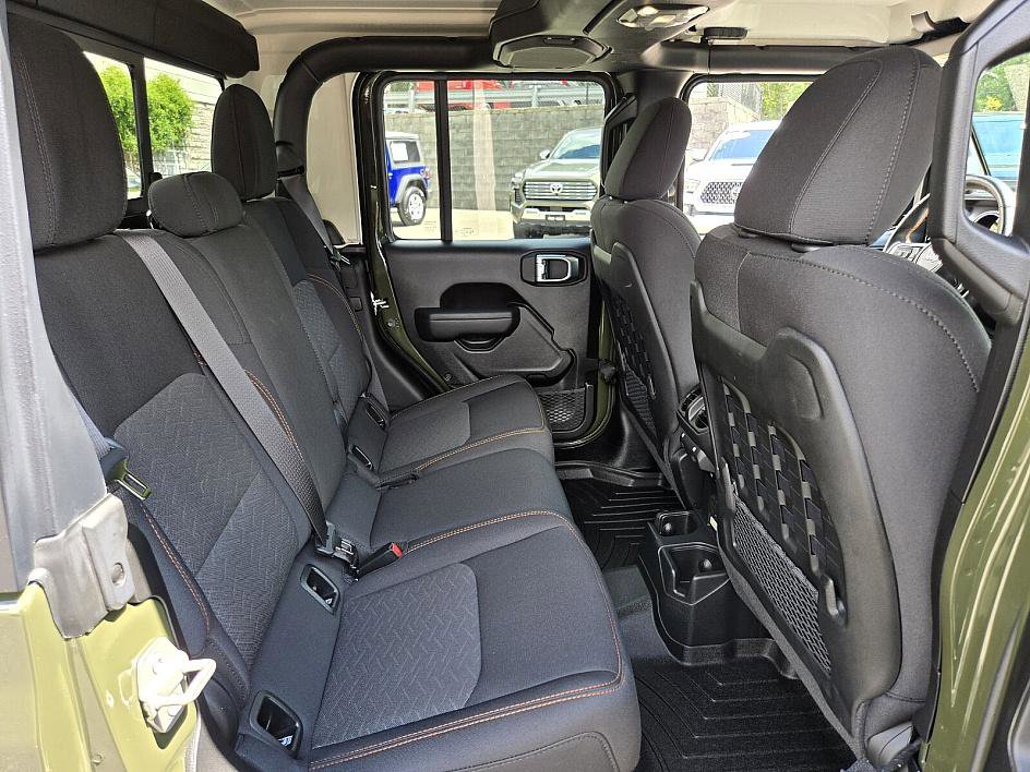 2023 Jeep Gladiator Mojave photo 11
