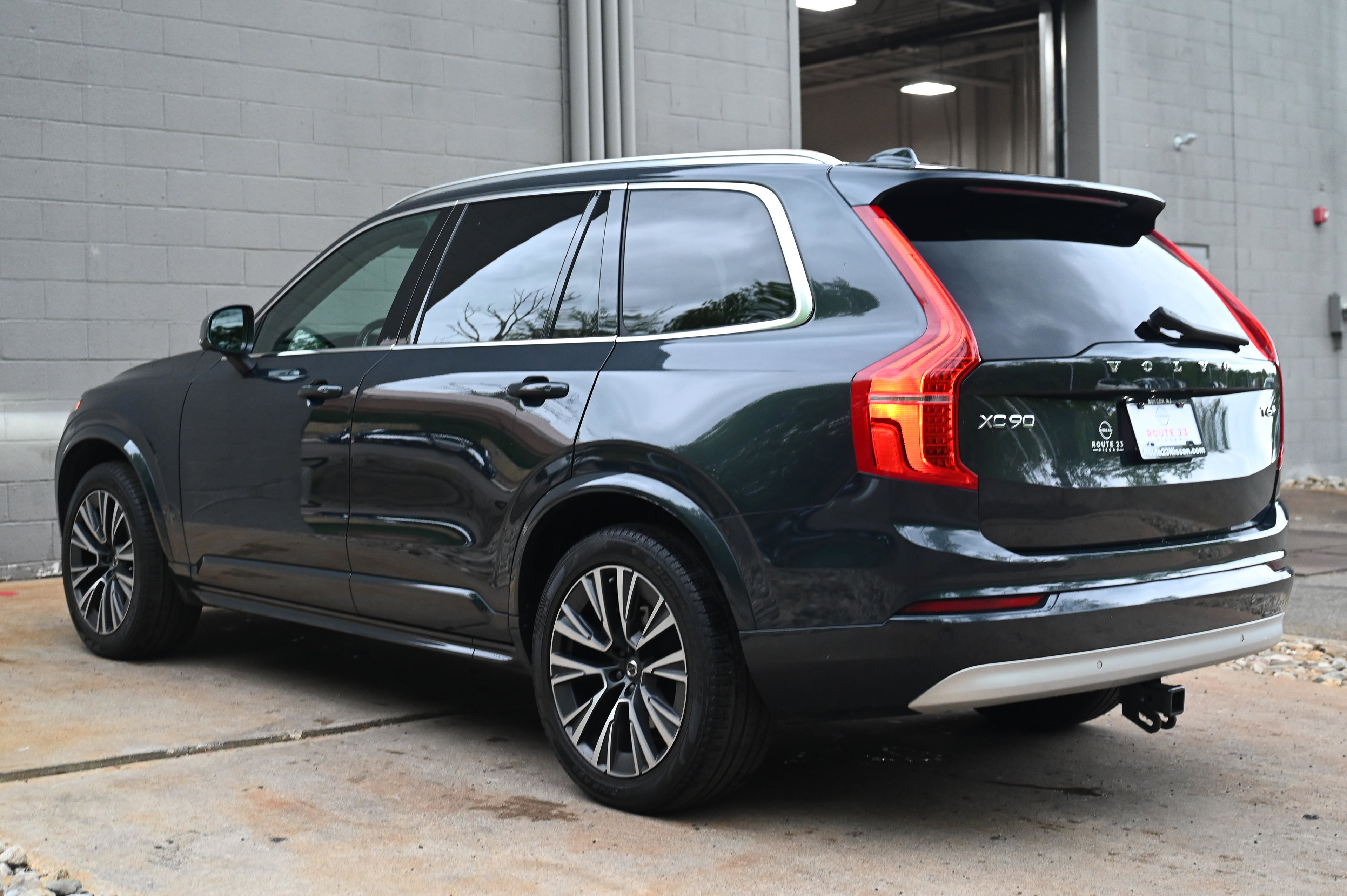 2022 Volvo XC90 T6 Momentum photo 37