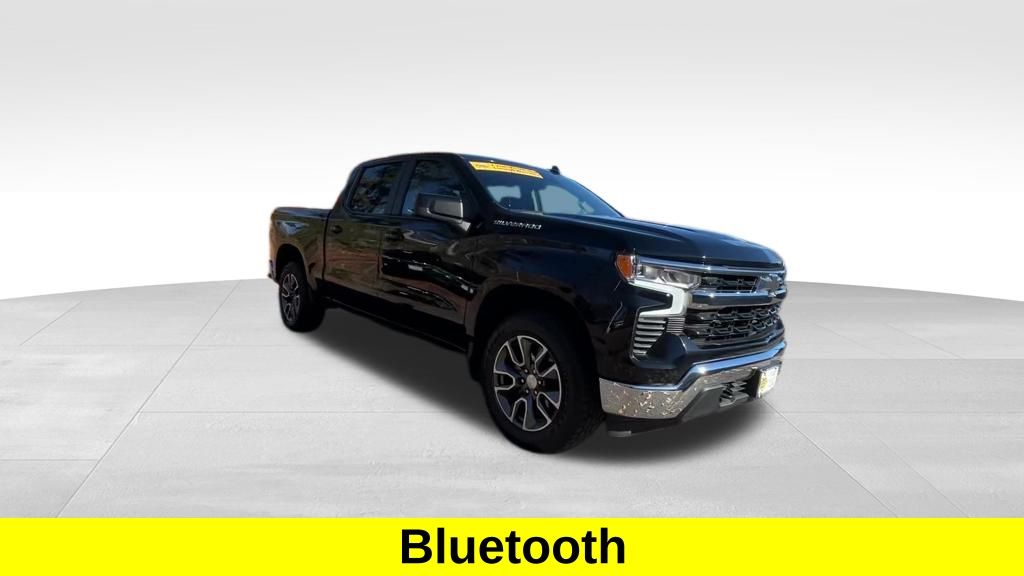 2022 Chevrolet Silverado 1500 LT photo 2