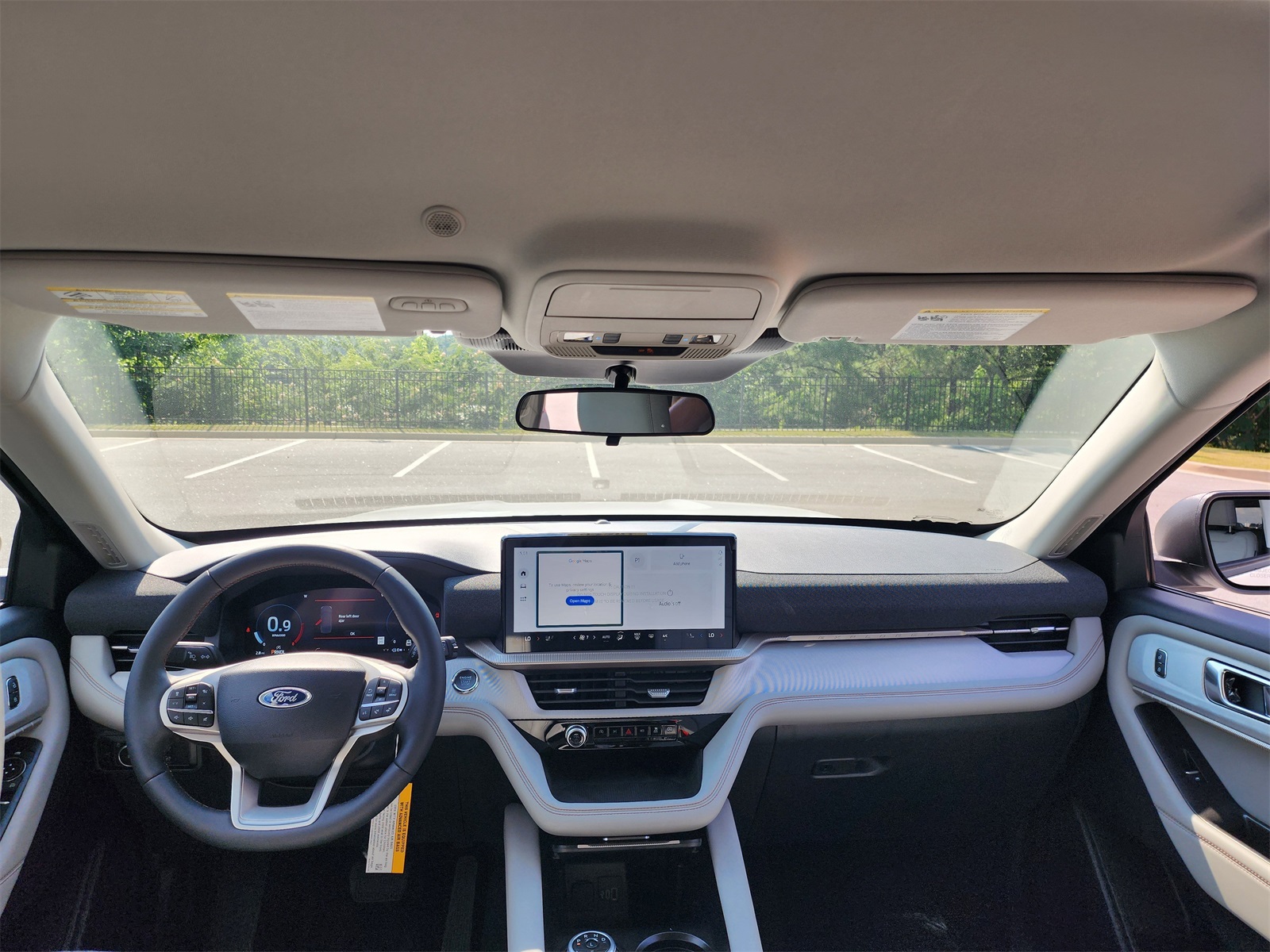 2025 Ford Explorer photo 14