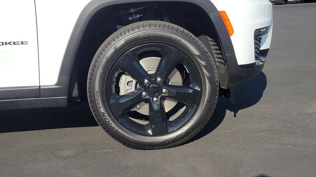 2025 Jeep Grand Cherokee Limited photo 4