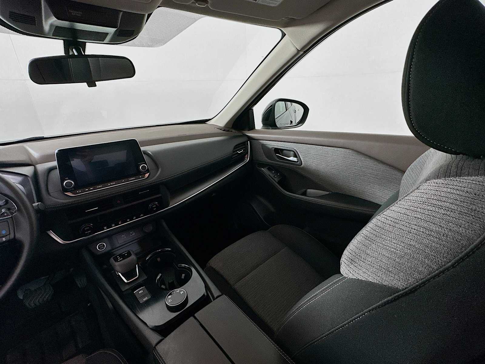2023 Nissan Rogue SV photo 20