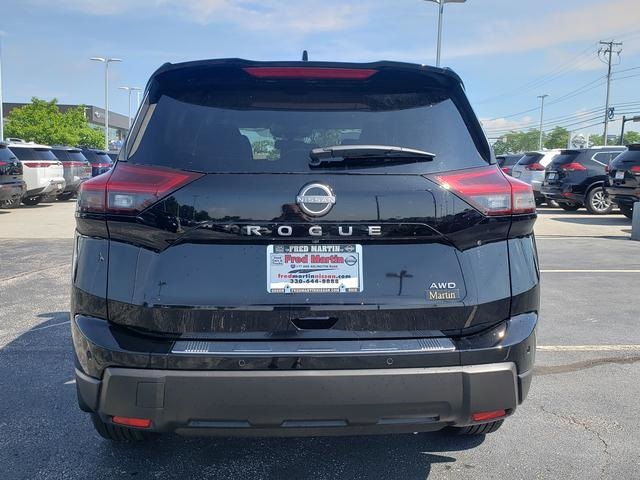 2025 Nissan Rogue SV photo 5