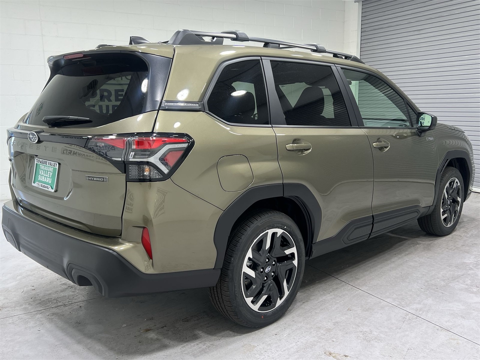 2025 Subaru Forester Premium photo 8