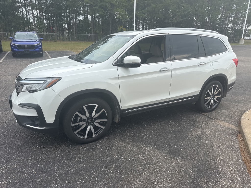 2022 Honda Pilot Touring photo 2