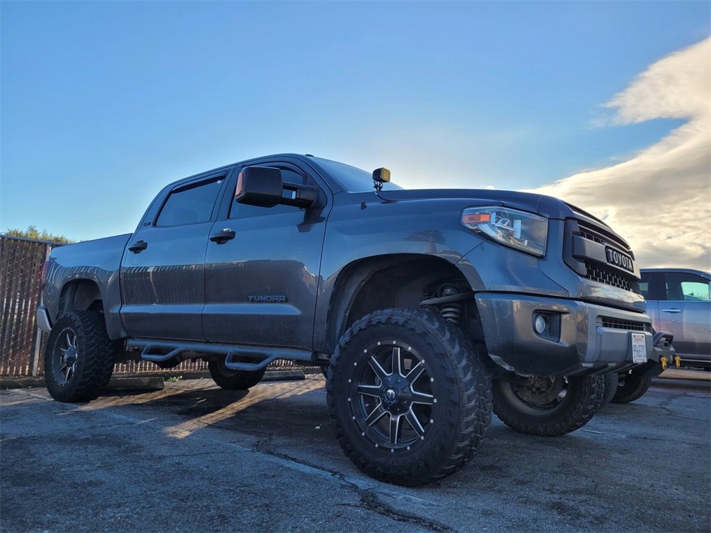 2016 Toyota Tundra SR5 photo 3