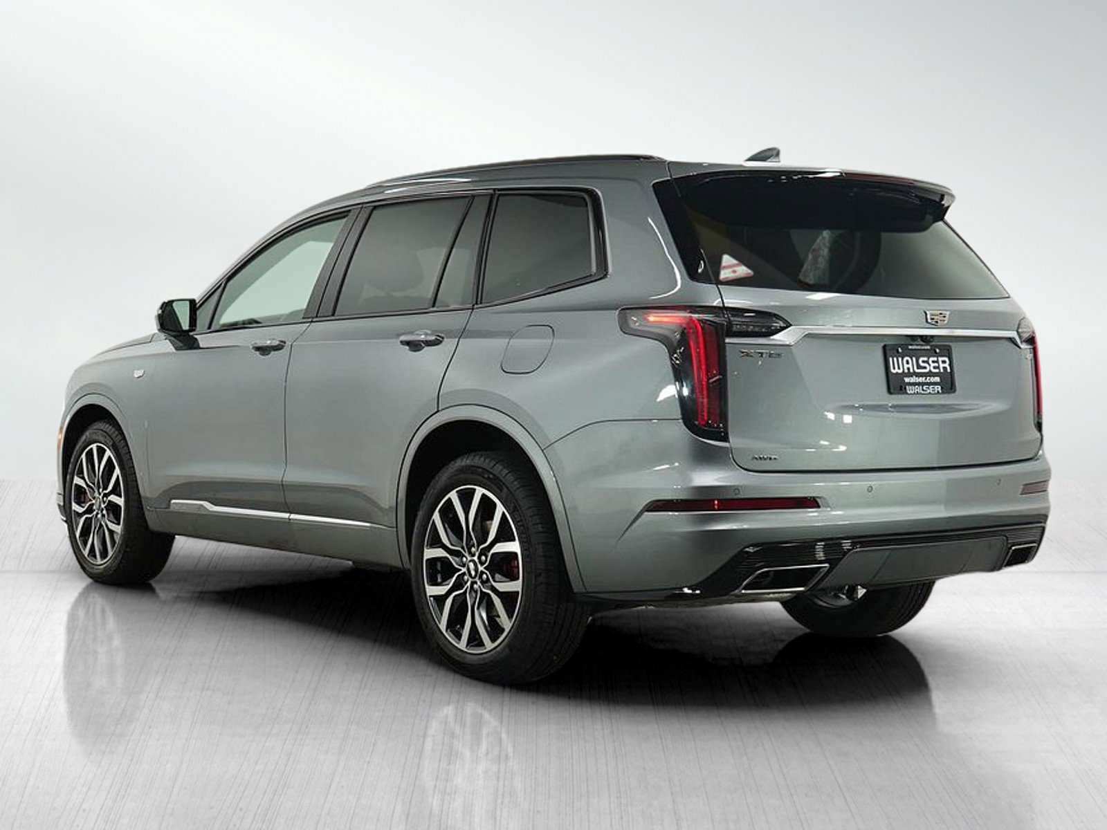 2025 Cadillac XT6 Sport photo 3
