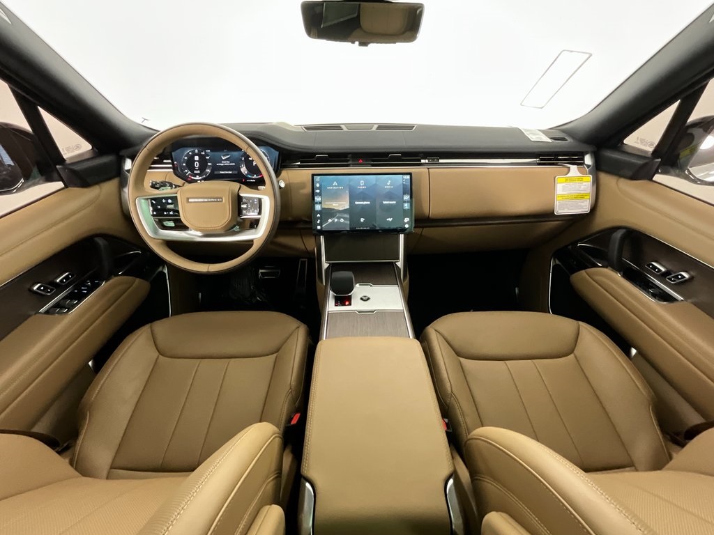 2025 Land Rover Range Rover SE photo 4