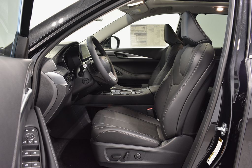 2026 Infiniti QX60 Luxe AWD photo 11