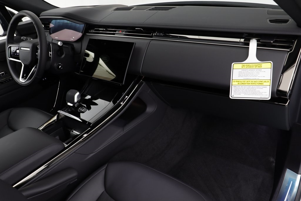 2025 Land Rover Range Rover Sport SE photo 17
