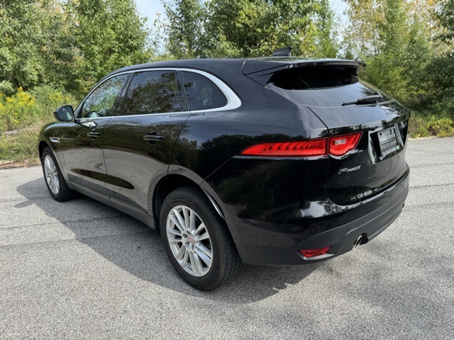2020 Jaguar F-PACE Prestige photo 8